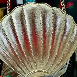 New Skinny Dip London Disney “The Little Mermaid" Clam Shell Crossbody Bag